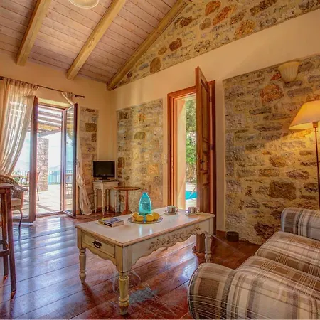 Villa Sleeps 4 Pool Air Con Wifi