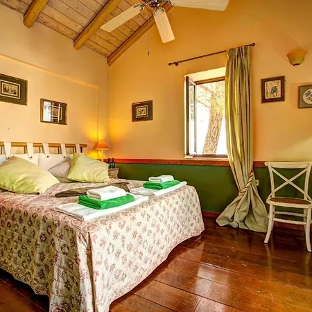 Sleeps 4 Pool Air Con Wifi Willa Katsaráta