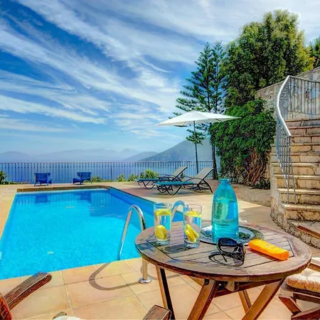 Sleeps 4 Pool Air Con Wifi Willa Katsaráta